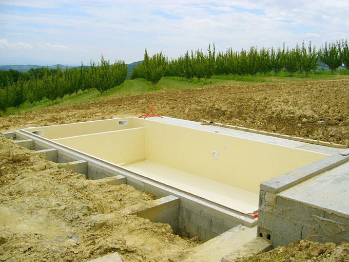 Piscine en cours de construction